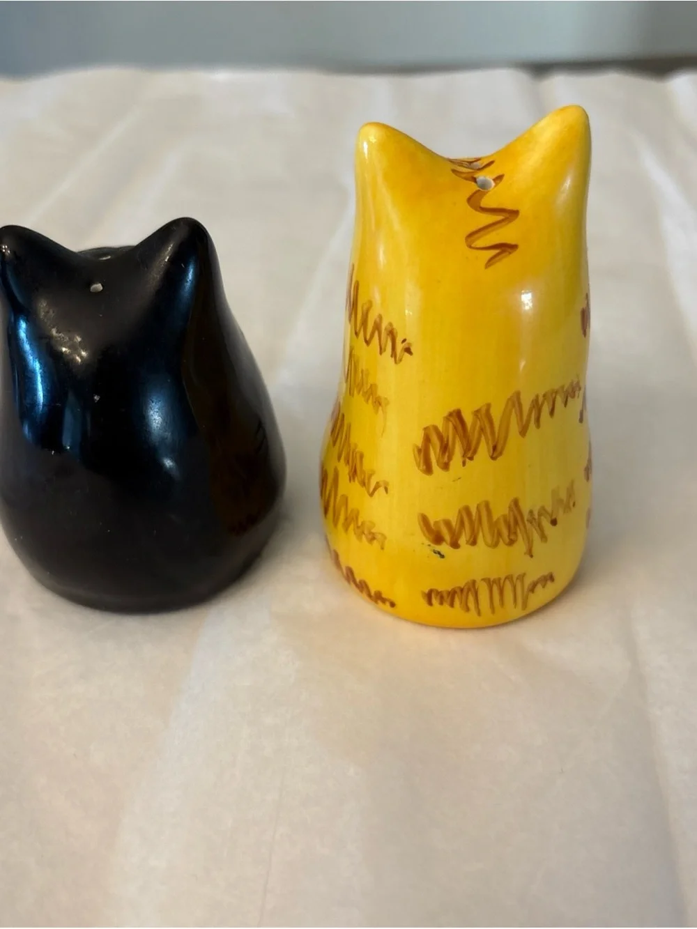 Vintage Chicks salt and Pepper Shakers